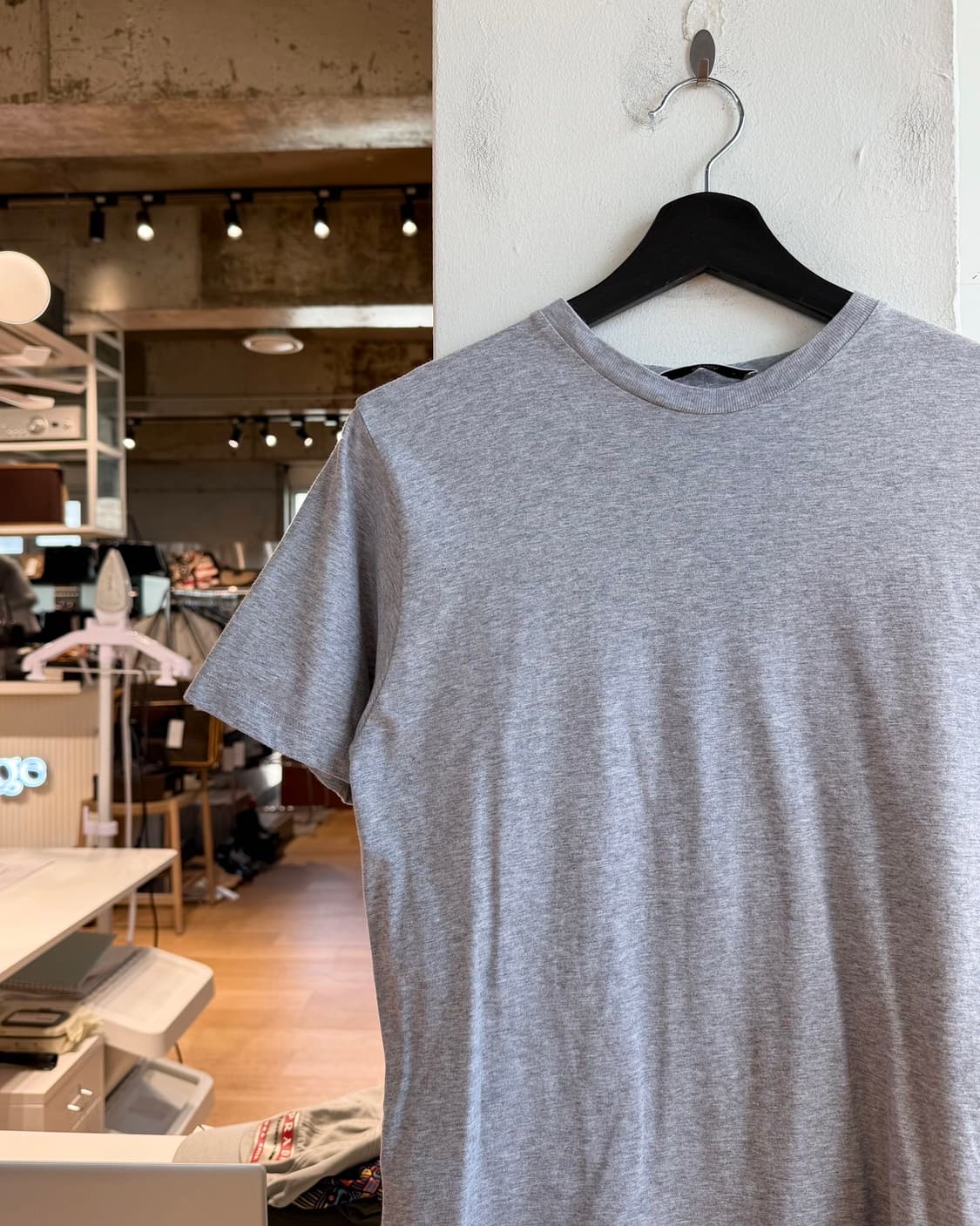 프라다 그레이 백 셔링 하프티 상품이미지6