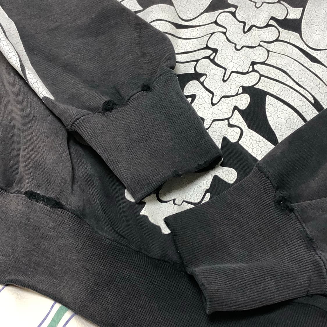 Locals Only 스켈레톤 후디 XL 썬 페이디드 블랙 상품이미지8