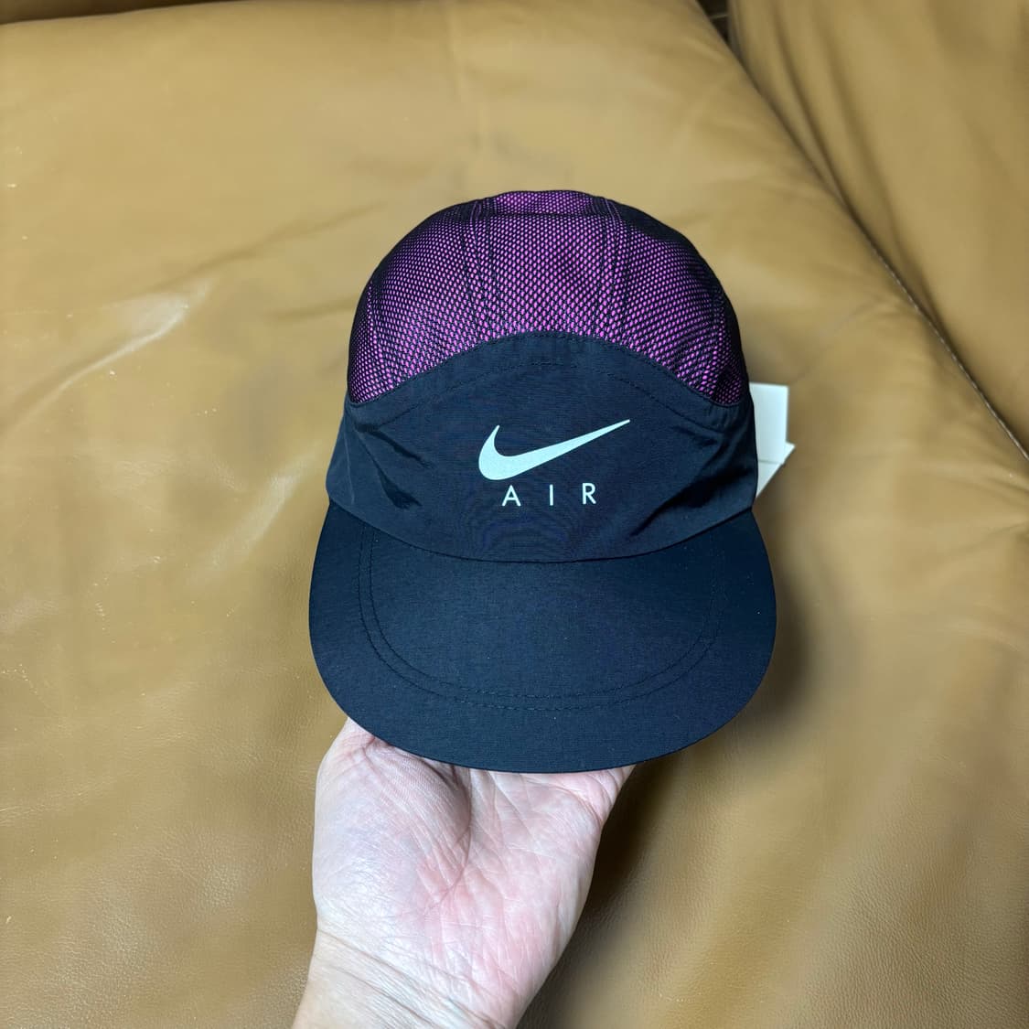 슈프림 x 나이키 트레일 블랙 퍼플 러닝 캠프캡 모자 (Black) 상품이미지2