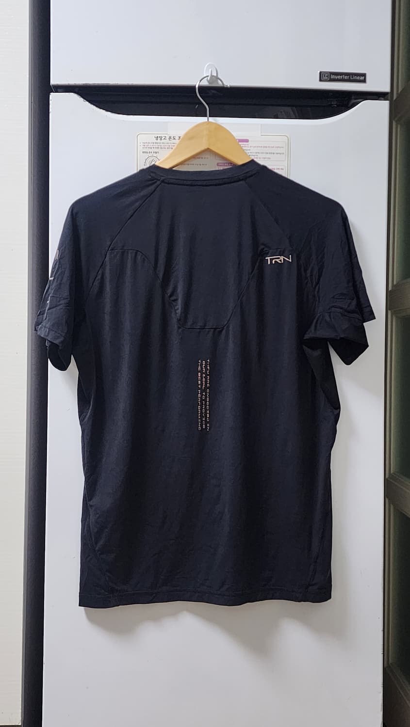 다이나핏 검정 반팔 티셔츠 L (100) 상품이미지2