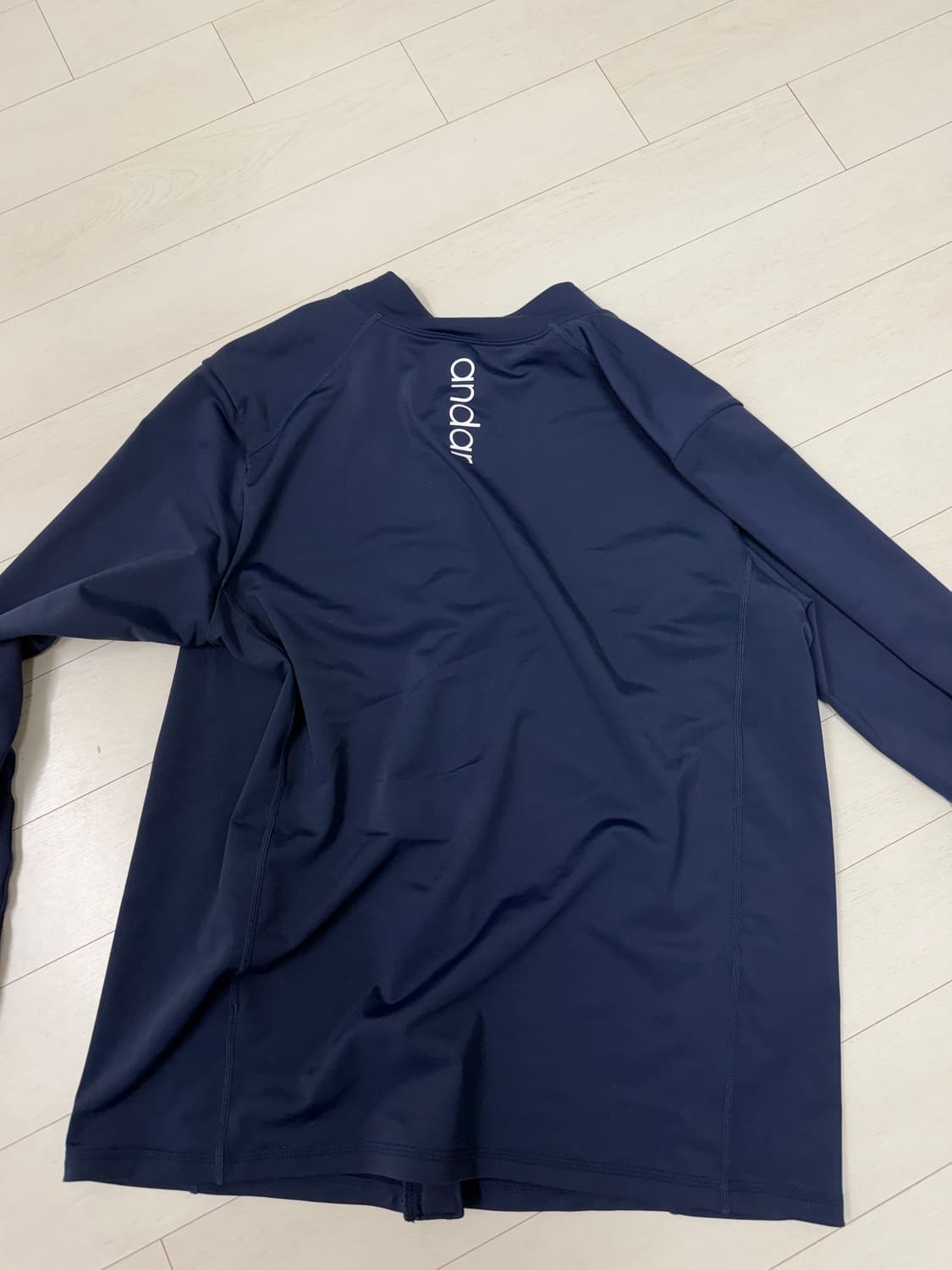 안다르 네이비 쿨링 자켓 L 사이즈  상태 9.6/10  사진찍고 안입습 상품이미지4