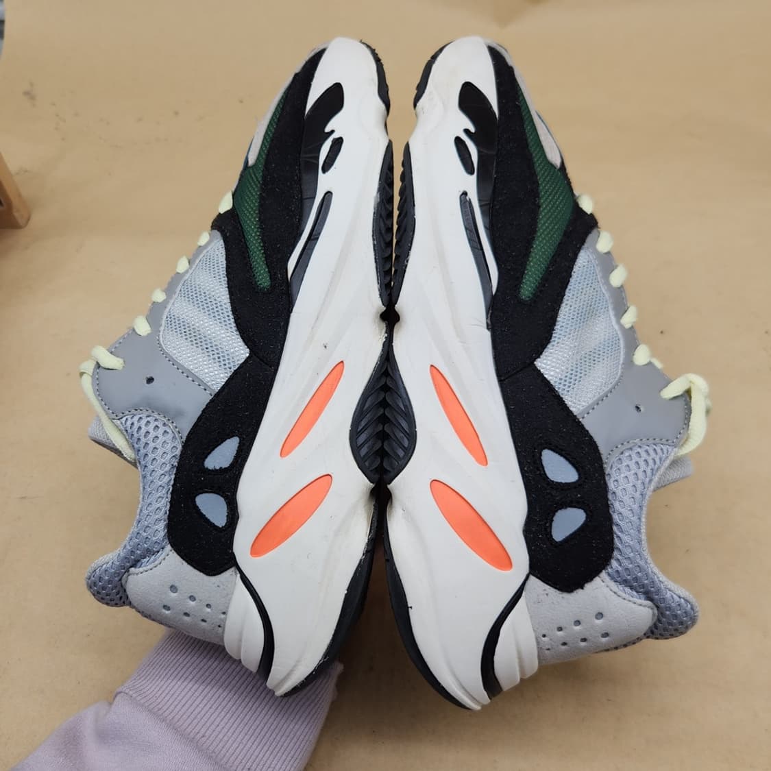 아디다스 700 남성운동화280 상품이미지5