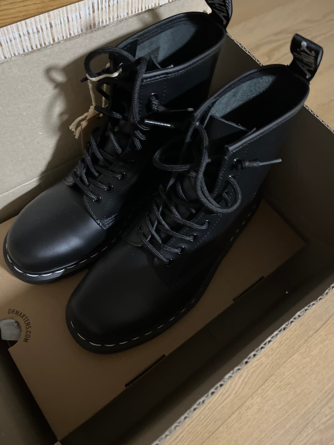 닥터마틴 1460 스무스 화이트 스티치 260 상품이미지1