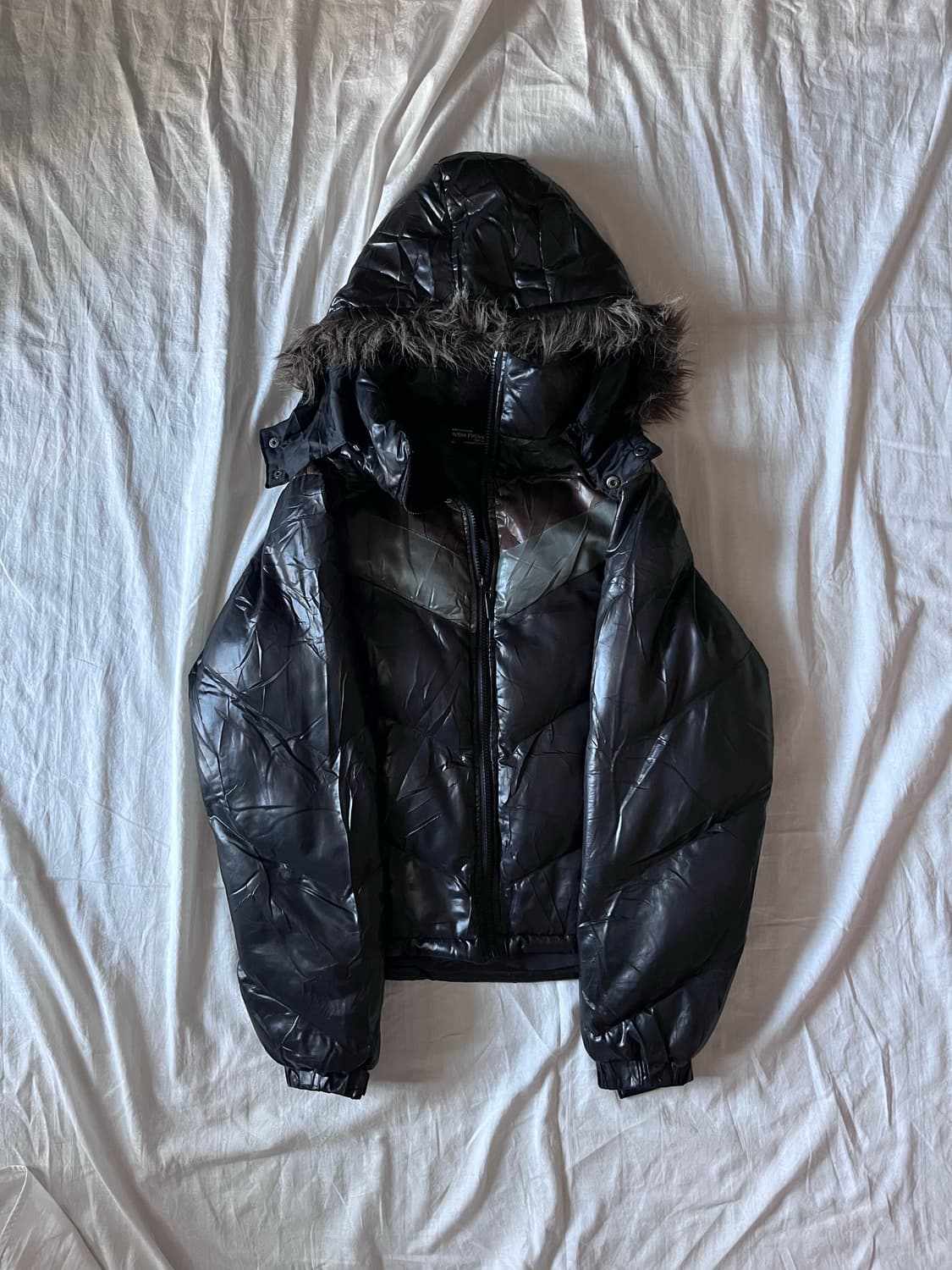 Black Color Block Fur Puffer Jacket 상품이미지1