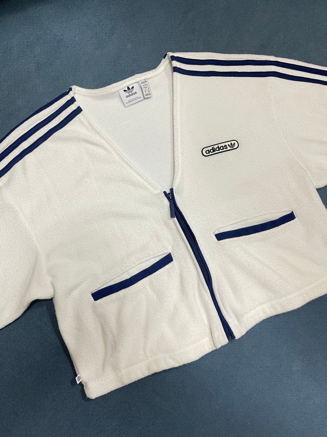 아디다스 후리스 크롭 가디건 상품이미지3