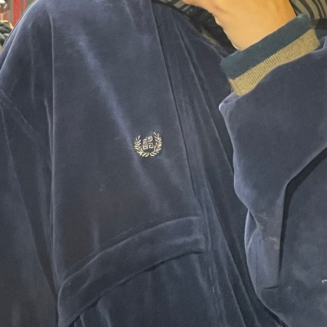 [IM] GIVENCHY 지방시 딥네이비 벨벳져지 상품이미지6