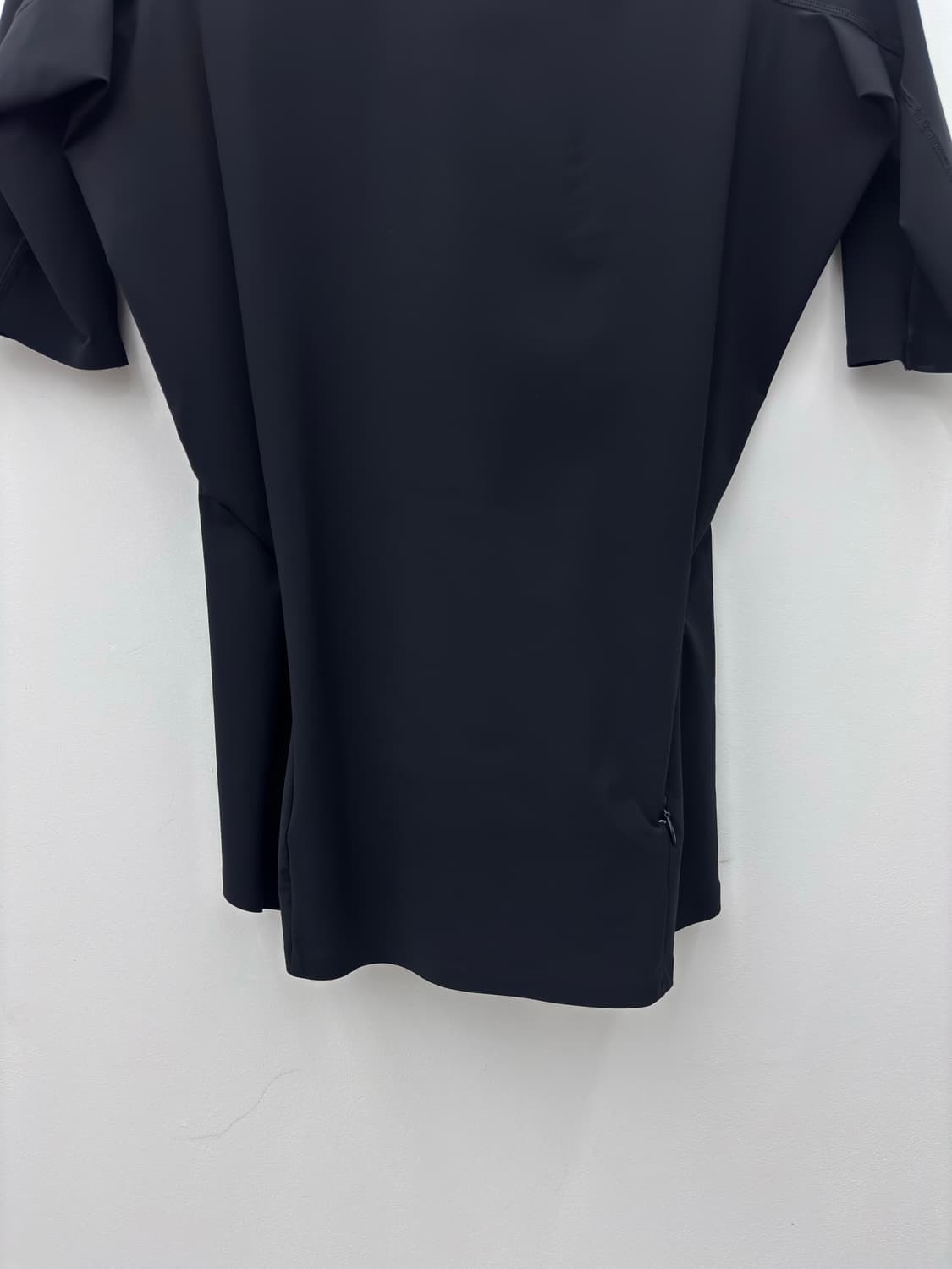 JOHANNA PARV 24SS ZIP TOP BLACK 상품이미지5