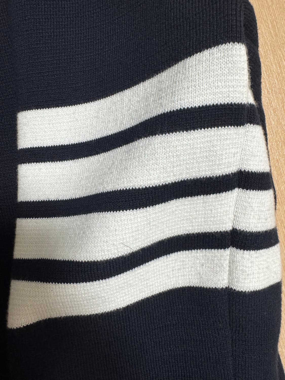 톰브라운 밀라노 스티치 금장 가디건 상품이미지5