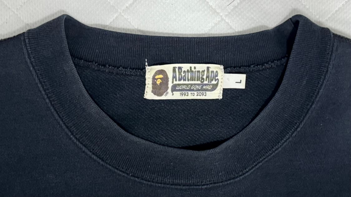 베이프 검정 맨투맨 스웻셔츠 상품이미지3