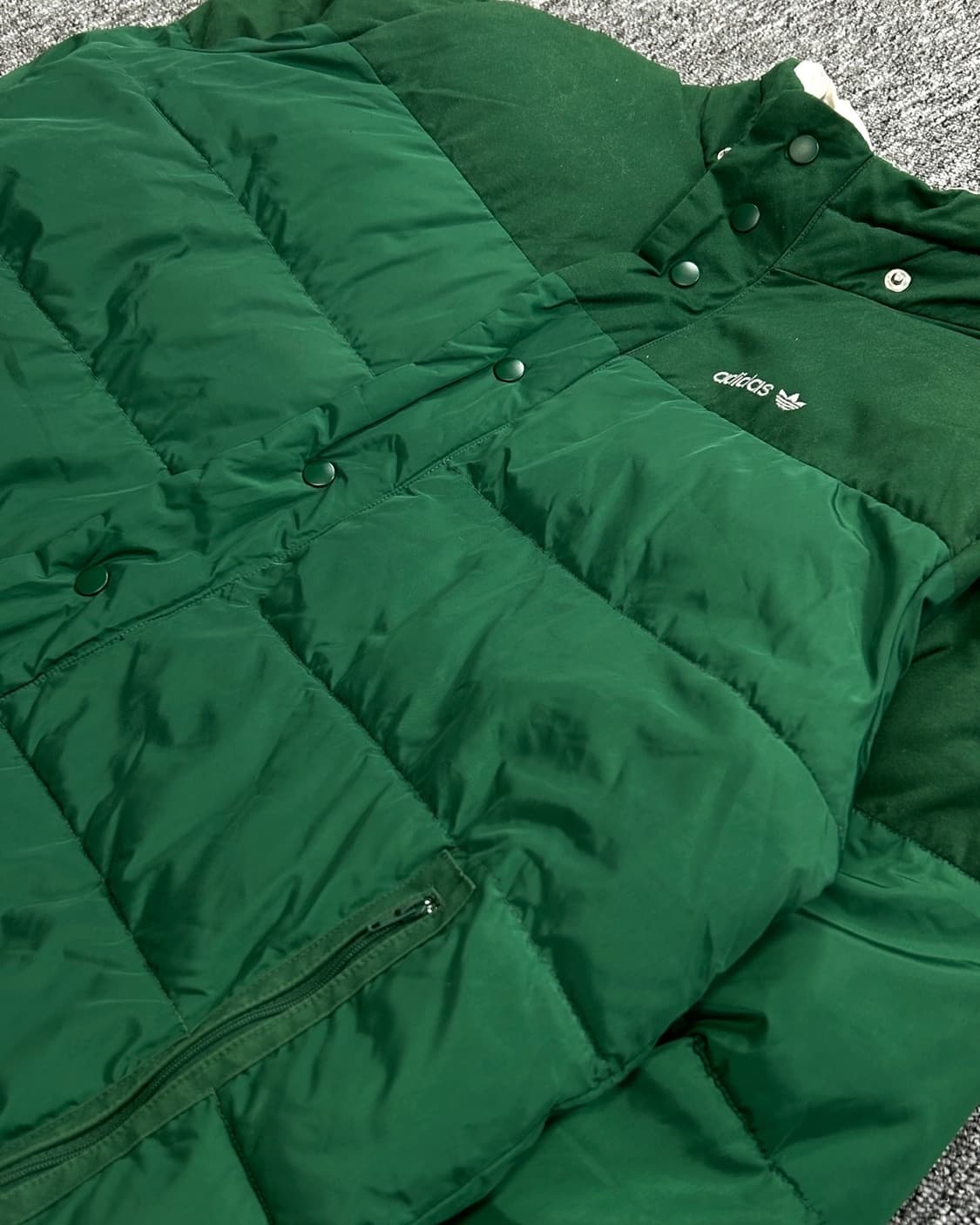 아디다스 00‘s 로고 그린 푸퍼 패딩 상품이미지2