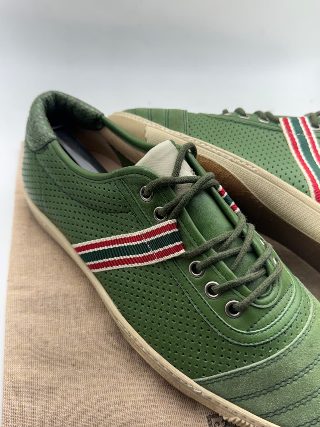 정품)구찌 스니커즈 260 상품이미지7