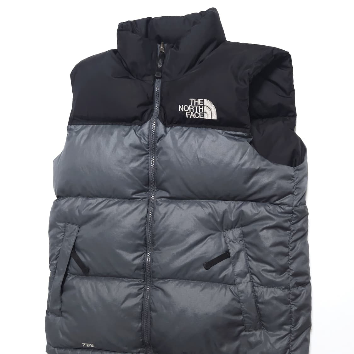 노스페이스 700 눕시 구스다운 패딩 조끼 그레이 상품이미지2