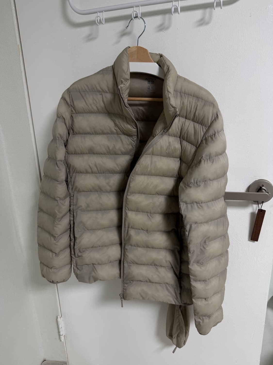 유니클로 퍼프테크자켓 베이지 상품이미지1