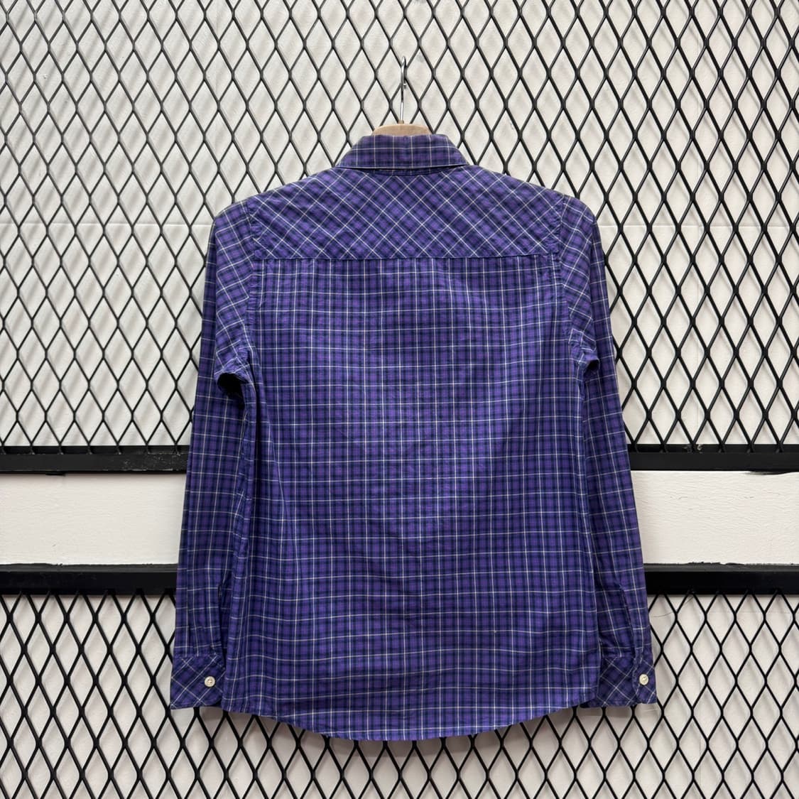 칼하트 롱슬리브 타탄체크 패턴 셔츠 원포켓 디테일 레귤러핏 퍼플 상품이미지2