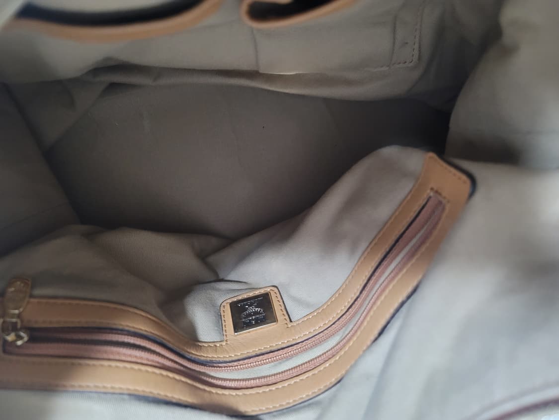 엠씨엠 MCM 토트백 상태굿

 상품이미지6