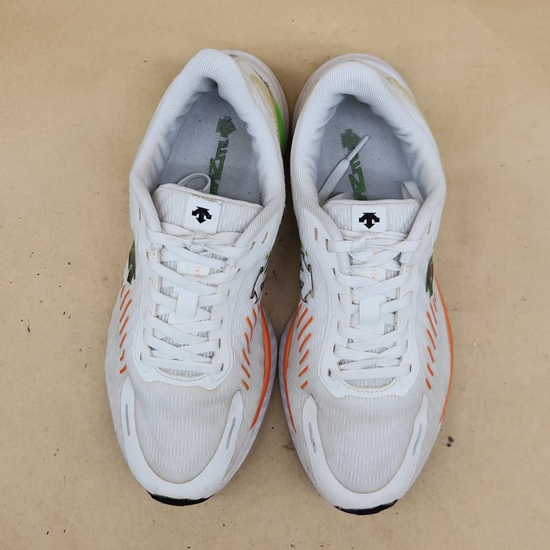 데상트 에너자이트 런닝화 255 상품이미지2