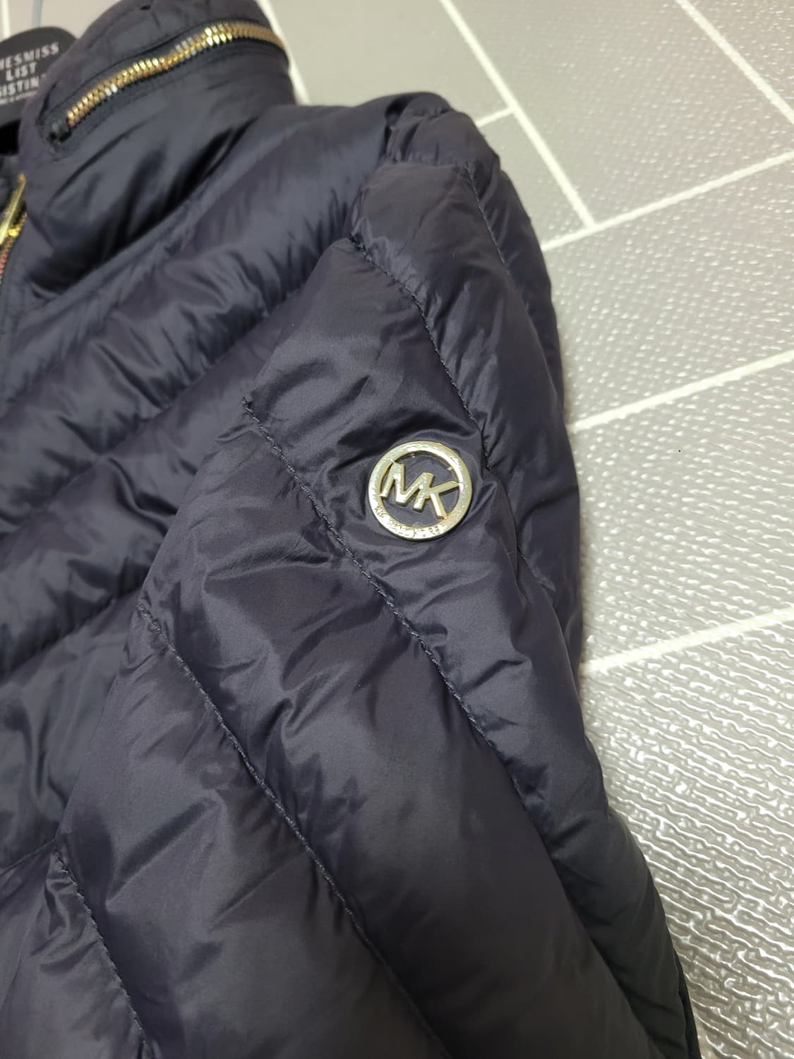 마이클코어스 셰브런 덕다운 퀼팅  패딩 L 상품이미지5