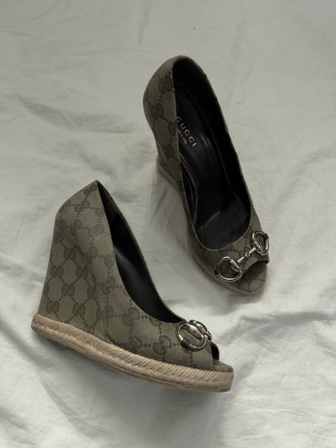 구찌 홀스빗 자가드 팁 토 웨지샌들 상품이미지1