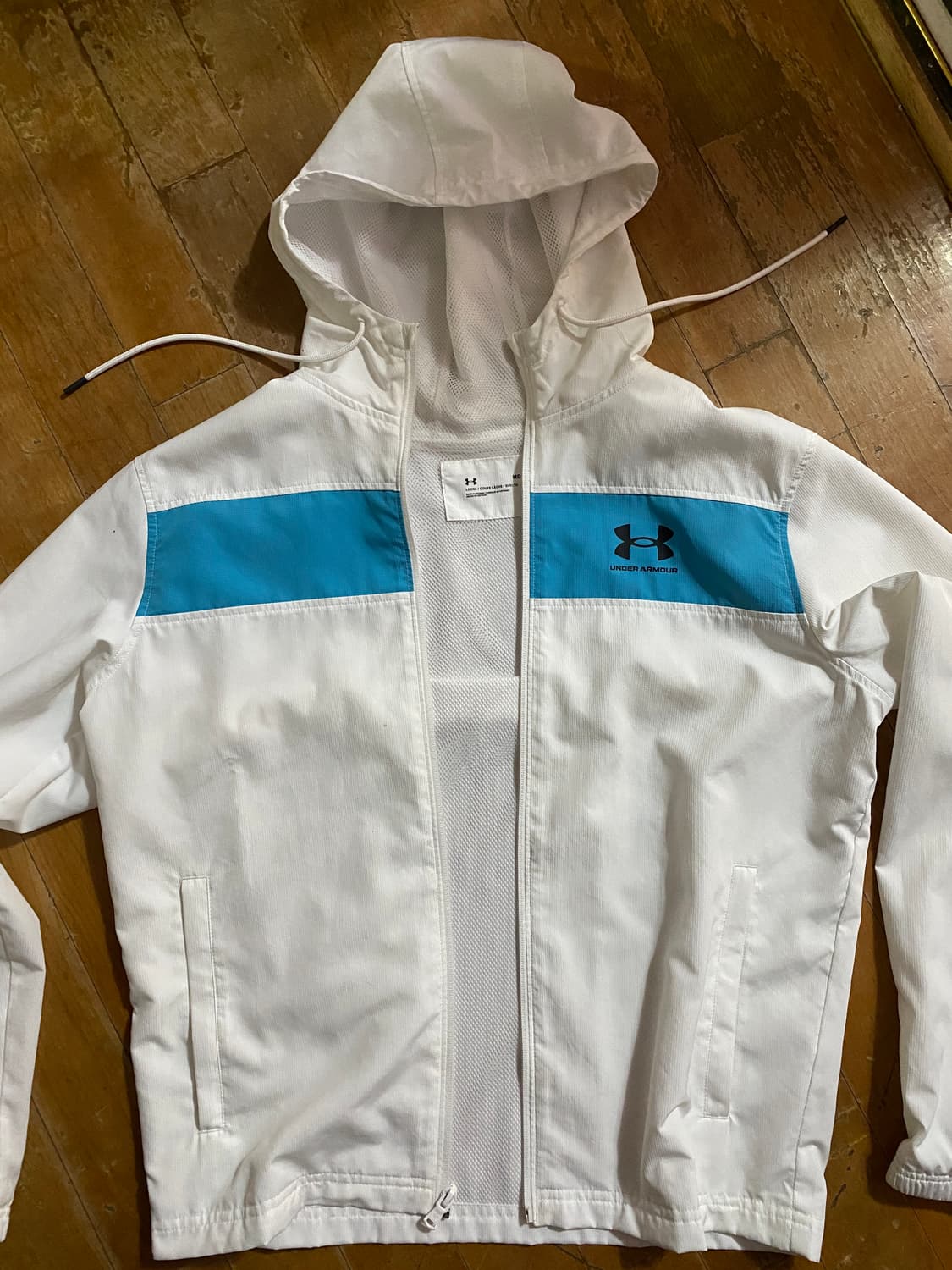 언더아머 화이트 바람막이 M (100) 상품이미지1