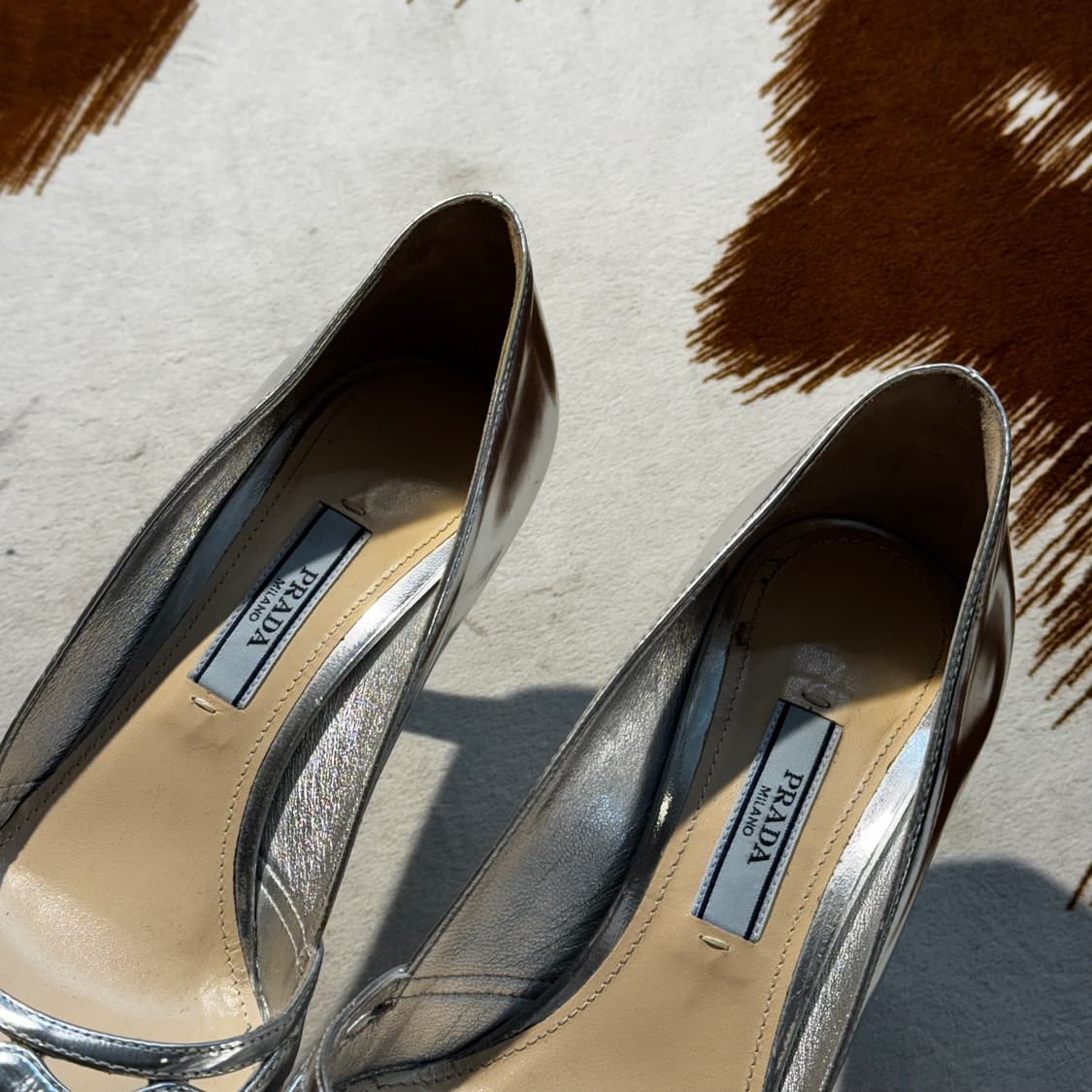 PRADA 프라다 실버 메탈릭 펌프스 힐 35 (230) 상품이미지3