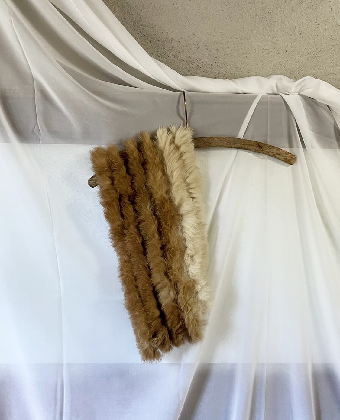 REFLECT brown fur muffler 상품이미지1