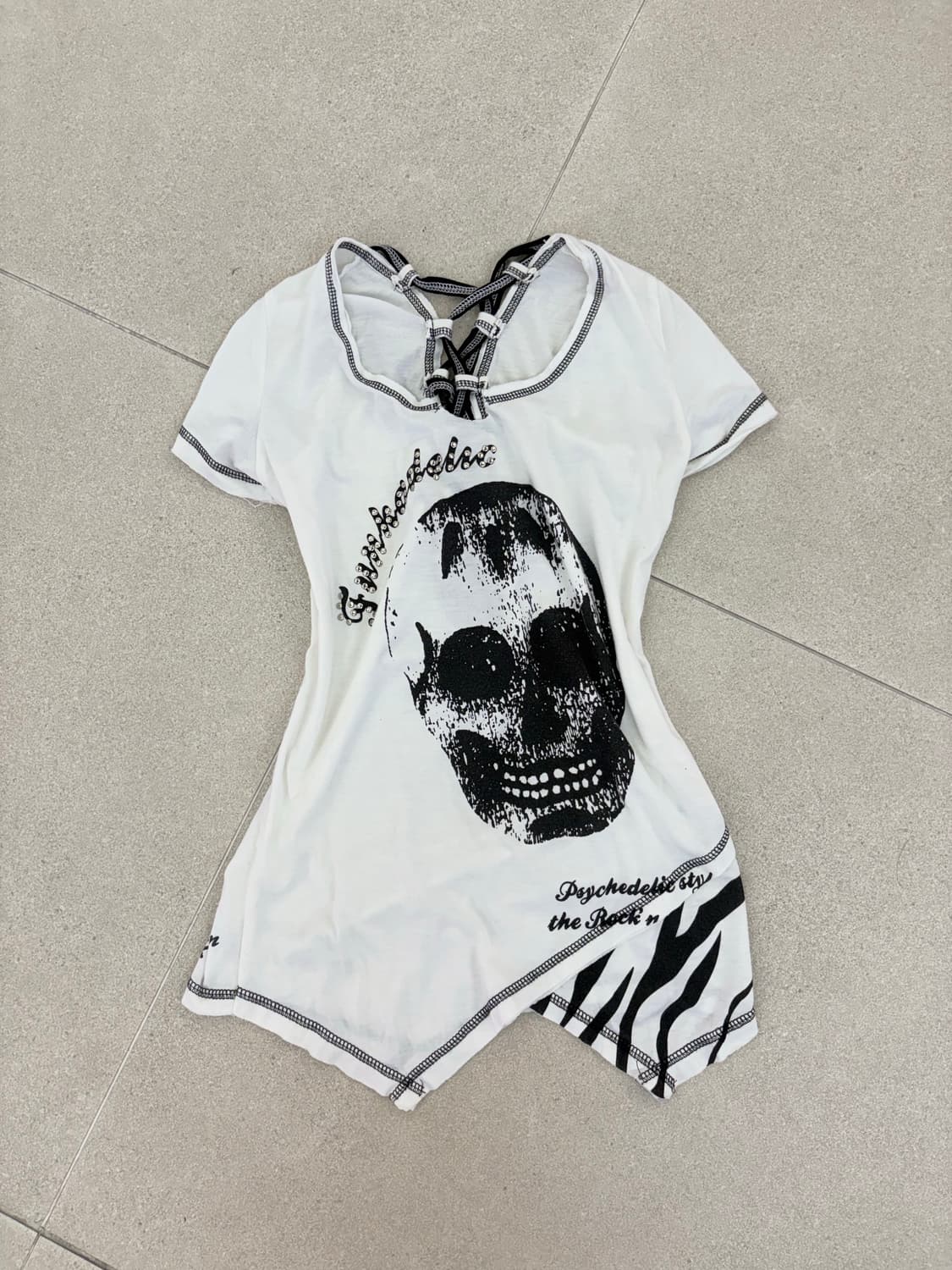 스컬 언발 아일렛 반팔 상품이미지1