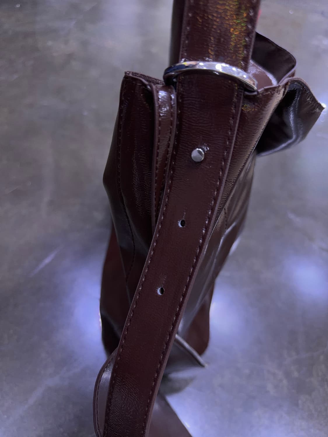 자라 맥시 버킷백 유광 버건디 토트백 상품이미지9