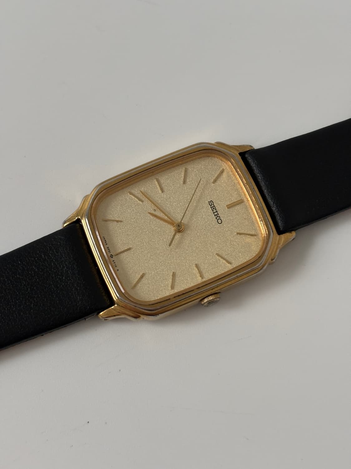 1980년대 텍스쳐 다이얼 골드 스퀘어 쿼츠 남성 상품이미지3