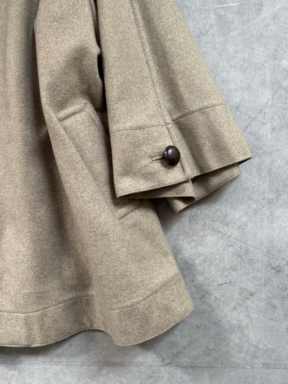 Gloverall 글로버올 그레이 하프 케이프 코트 상품이미지4