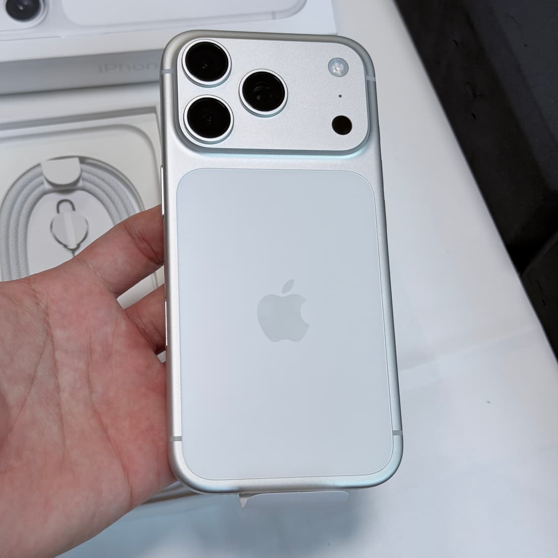 아이폰 17프로 256GB 풀박스 상품이미지3