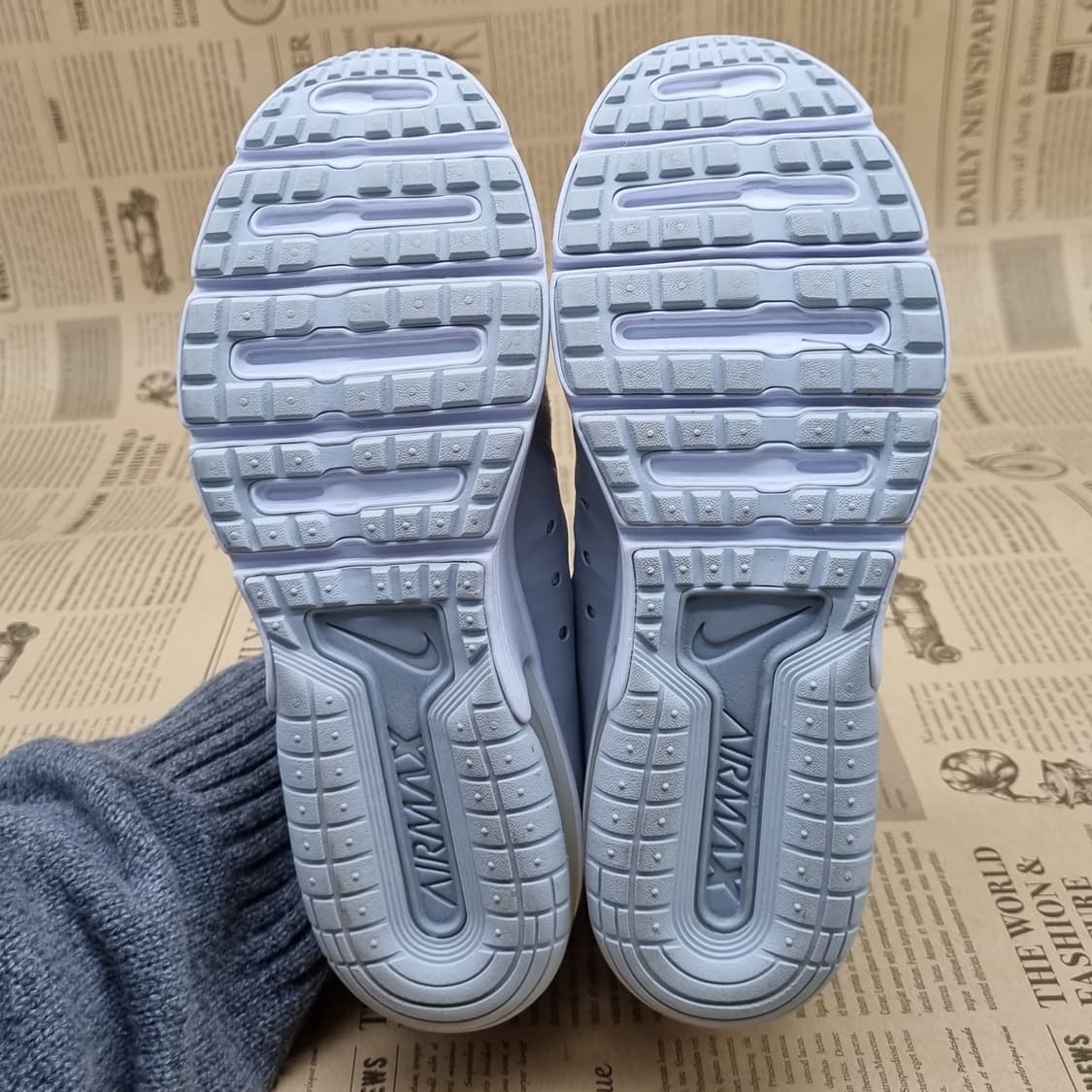 나이키 에어맥스 시퀀트3 여성운동화230  상품이미지3