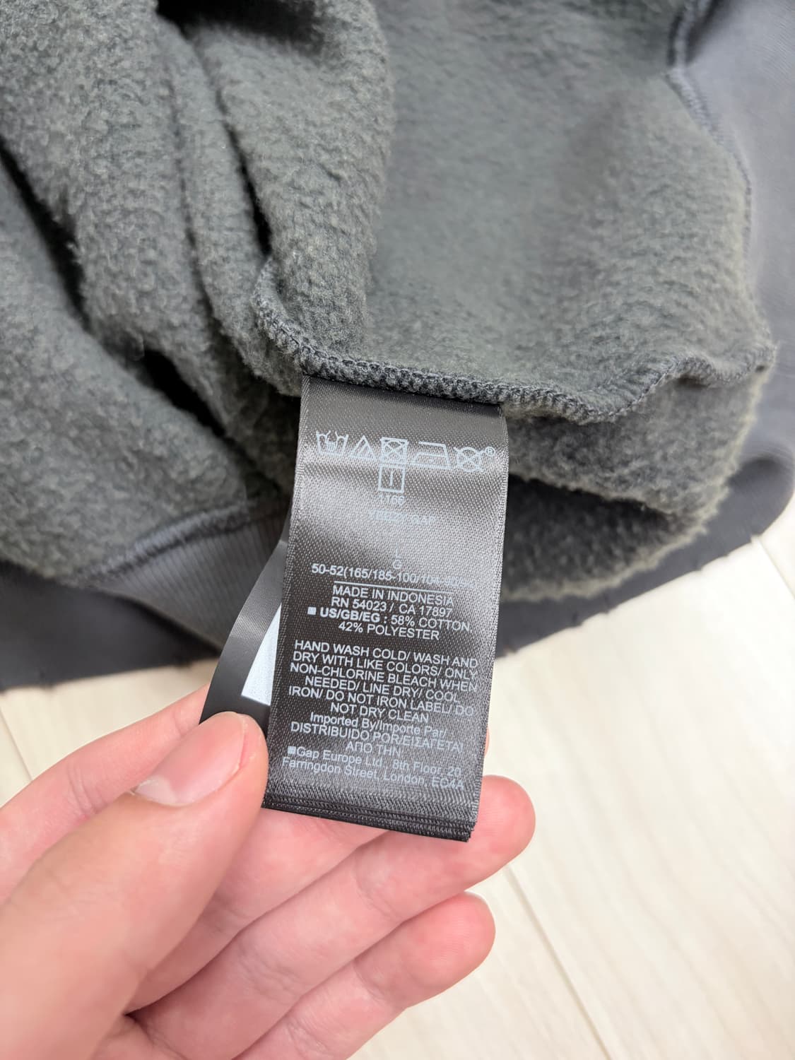 이지 갭 엔지니어드 바이 발렌시아가 하이 넥 스웨터 블랙 상품이미지6
