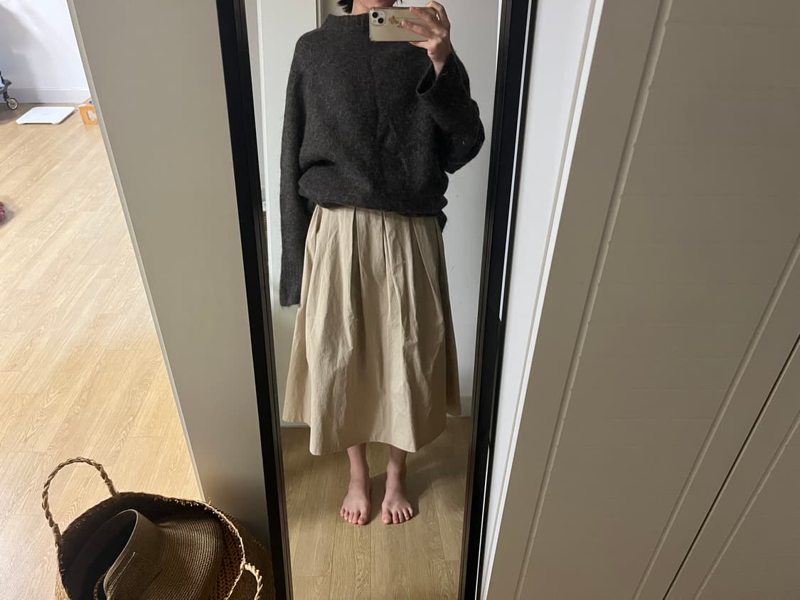 브라운 니트, 베이지 스커트 상품이미지7