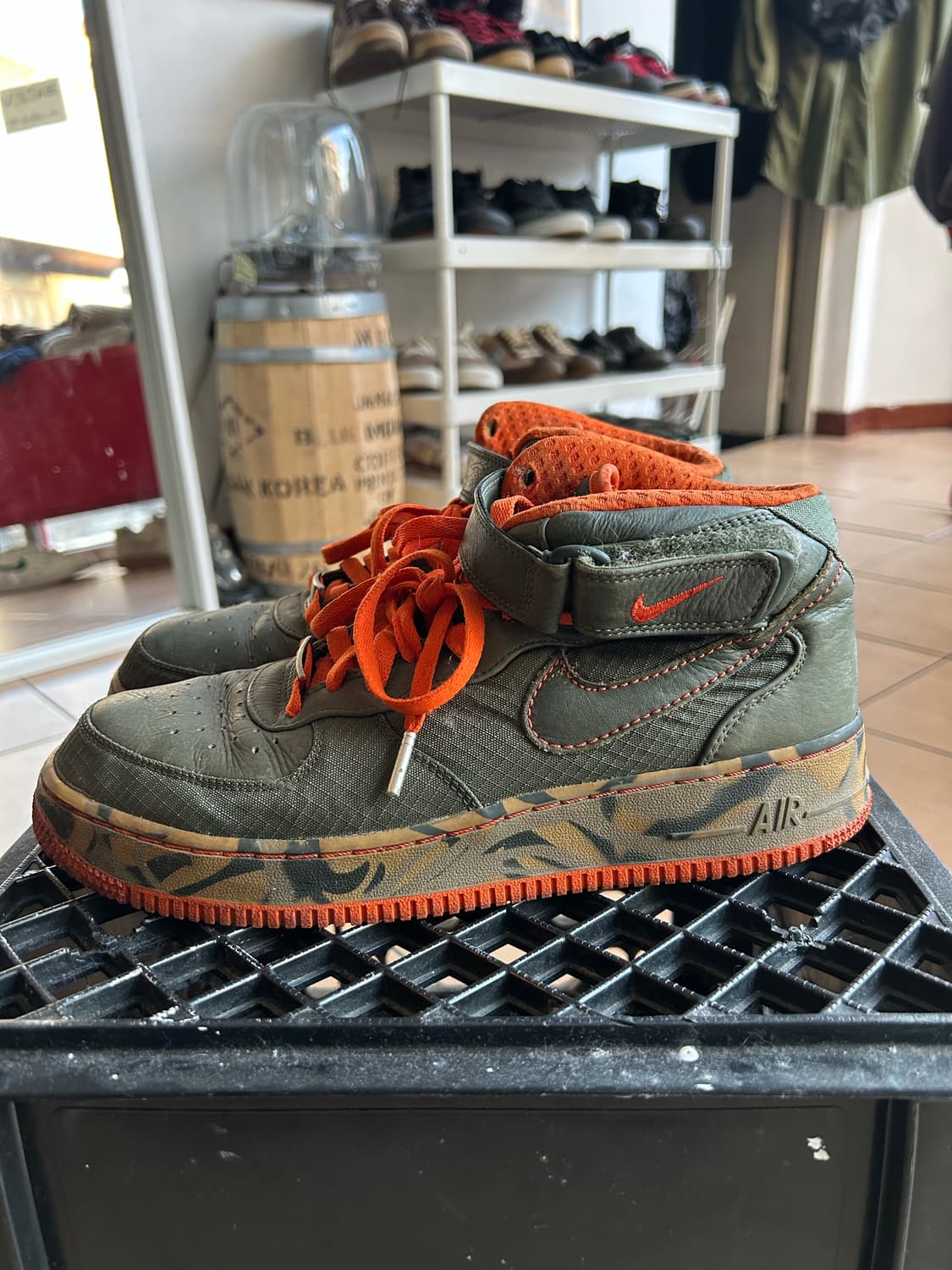 나이키 에어포스미드 오렌지 베를린 상품이미지1