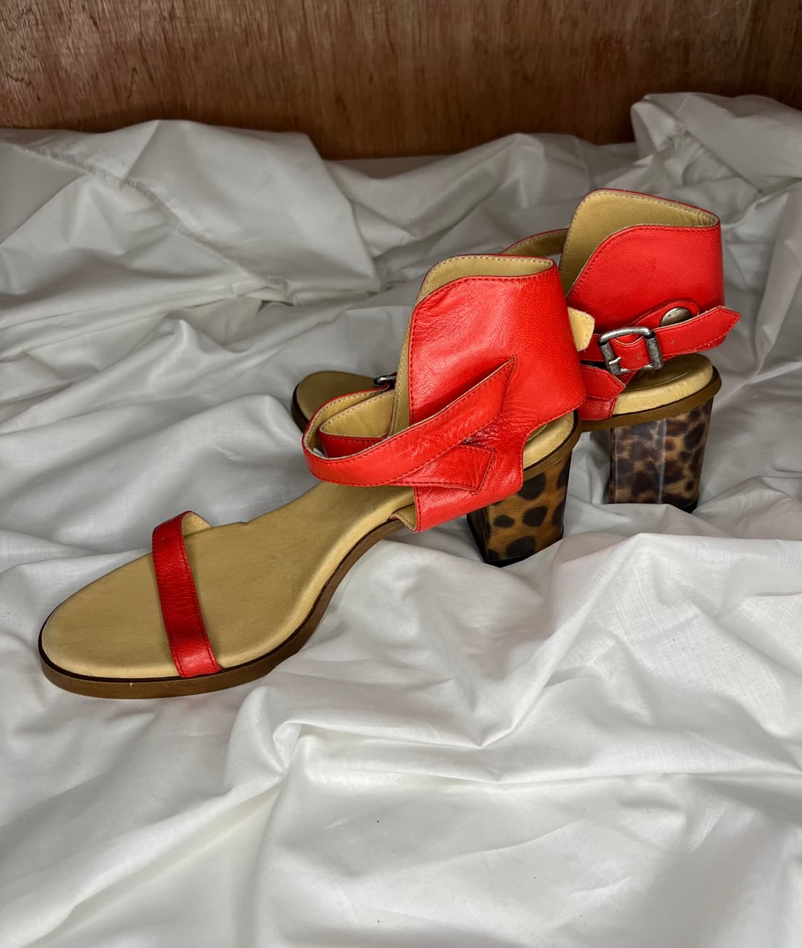 MM6 메종 마르지엘라 홀로그래픽 레오파드 힐 샌달 상품이미지3