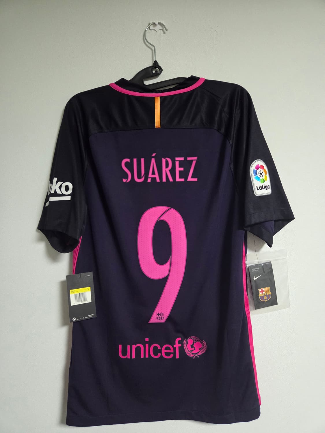 올오피셜 나이키 바르셀로나 16 17 수아레스 어웨이 유니폼 택채 상품이미지1