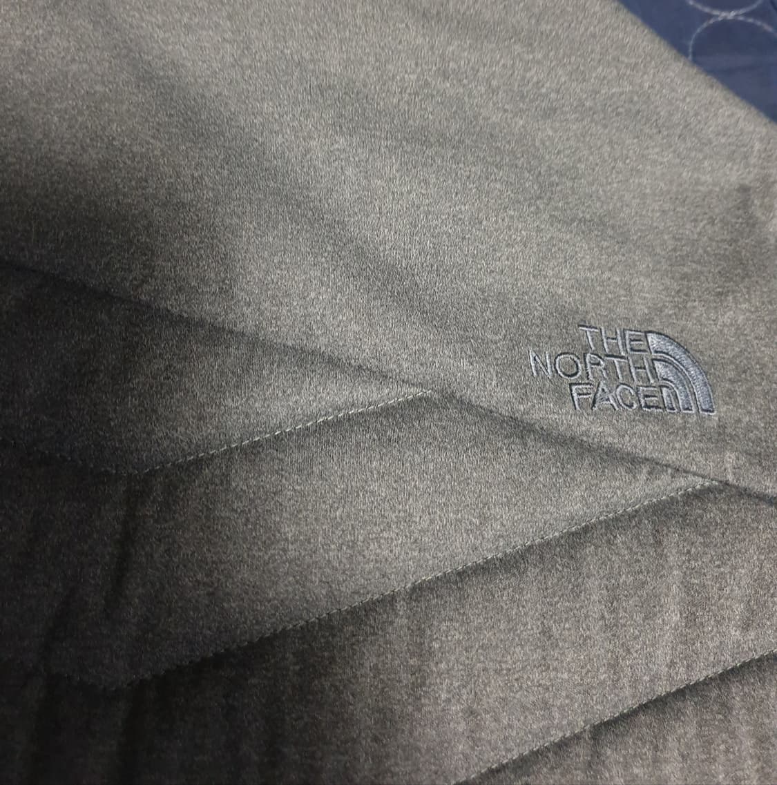 (단종매물) 노스페이스 V-모션 맥머도 경량자켓 그레이 (M) 상품이미지5