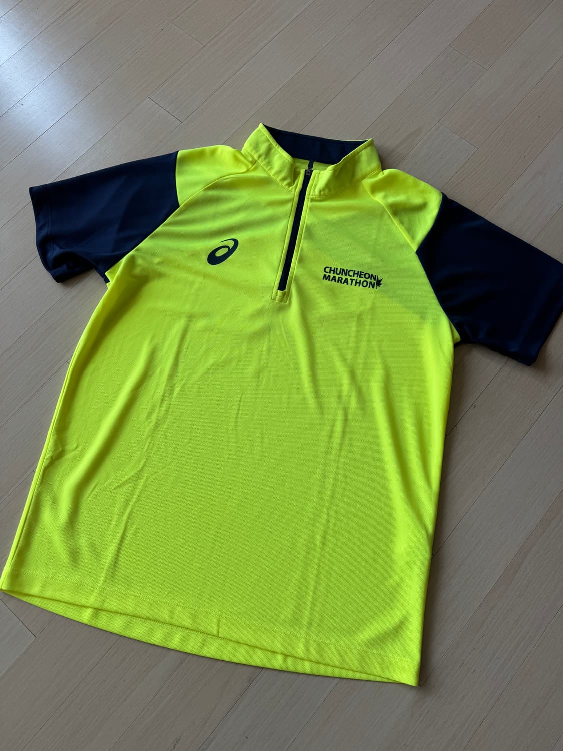 아식스 춘천 마라톤 러닝 풀코스 반업 지퍼 반팔 티셔츠 L사이즈 상품이미지1