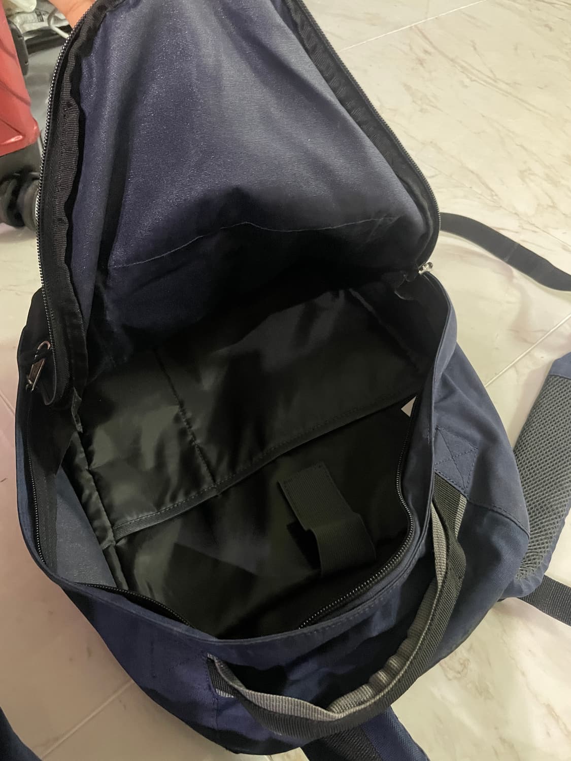 이스트팩 백팩 네이비 상품이미지5