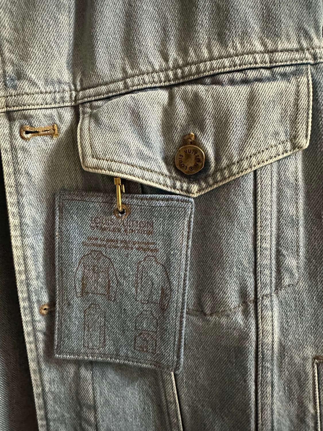 [정품] 루이비통 스테이플 에디션 DNA 데님 자켓 (탈착 태그 포함)  상품이미지2