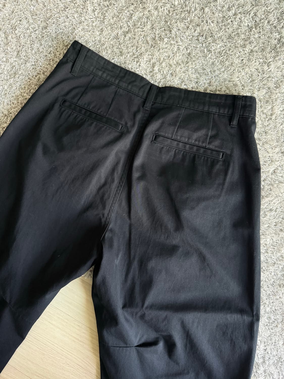 쿠어 코튼 블렌드 딥 플리츠 커브드 팬츠 상품이미지5