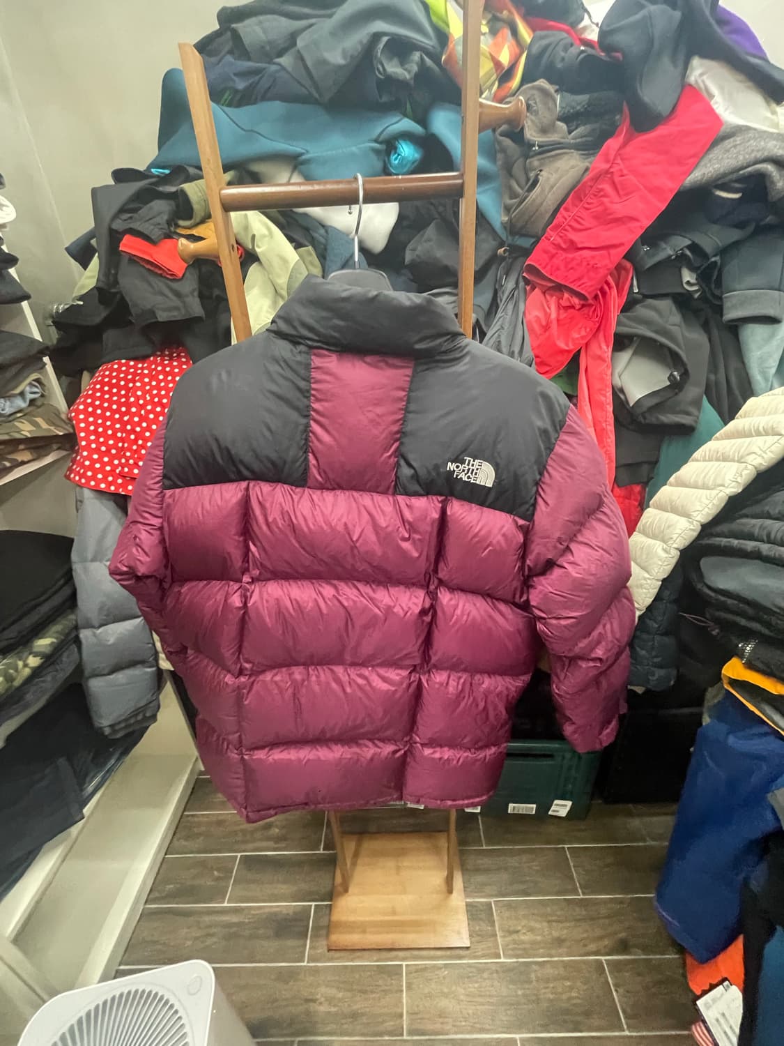 노스페이스 눕시 패딩 버건디 100 상품이미지4