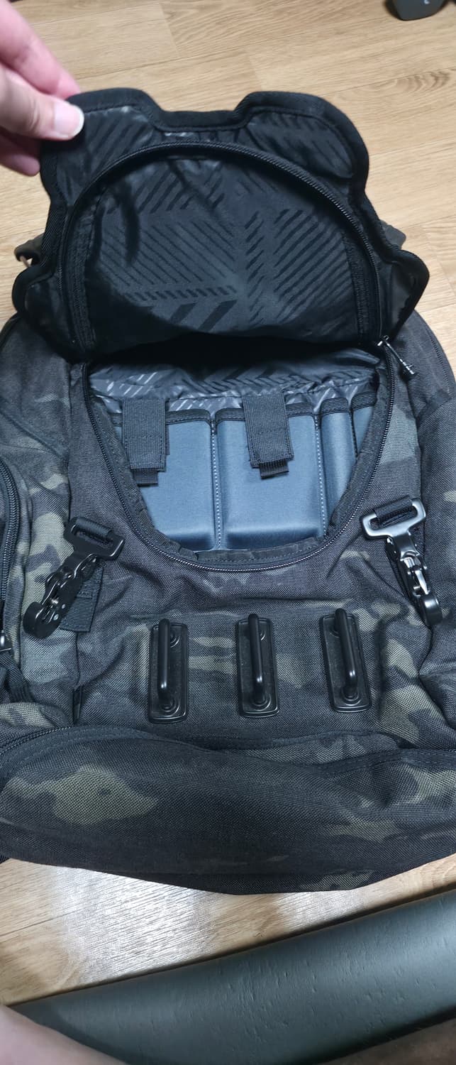 사놓고 안맴) 오클리 SI 키친싱크 멀티캠 블랙 백팩 가방 상품이미지3