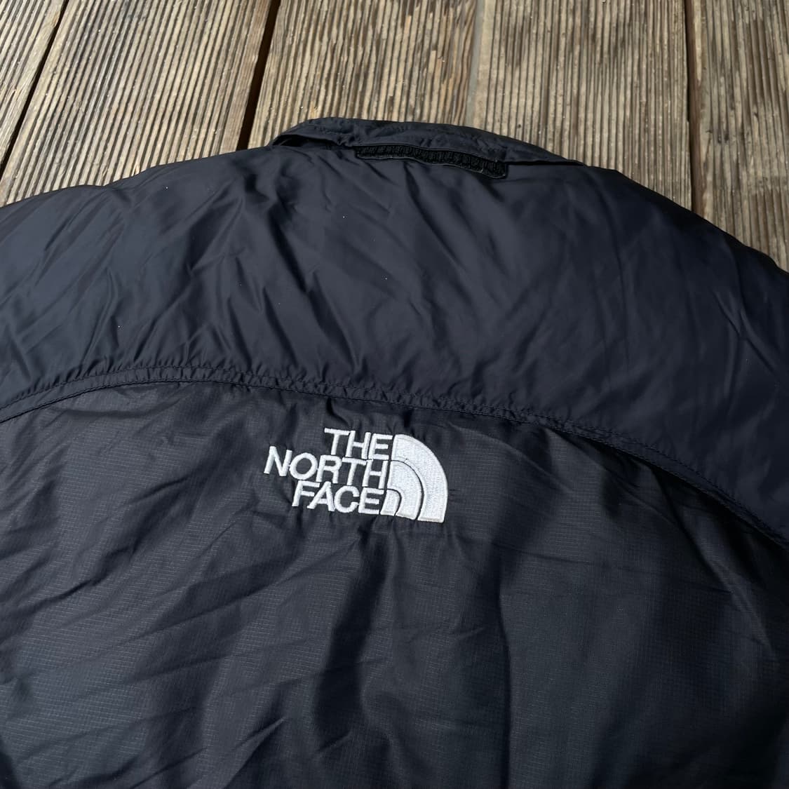 노스페이스 해외판 센터로고 눕시 패딩 검정 L 상품이미지7