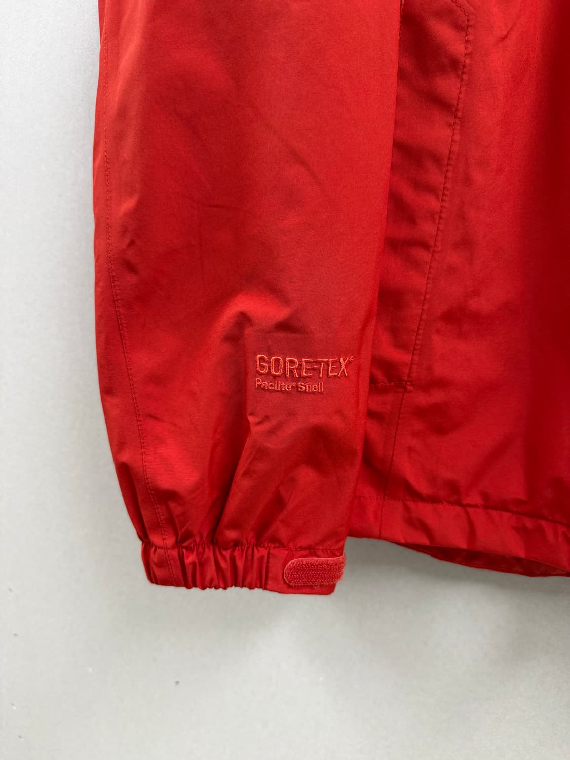 여성 90 M / 블랙야크 고어텍스 바람막이 레드 상품이미지3