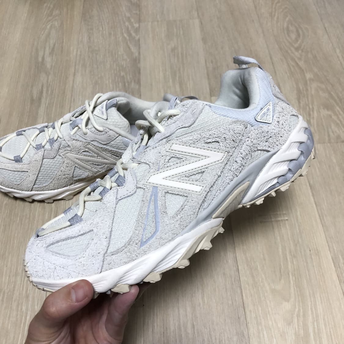 (260) 뉴발란스 ML 610 앙고라 크림 스웨이드 트래킹 스니커즈 상품이미지7