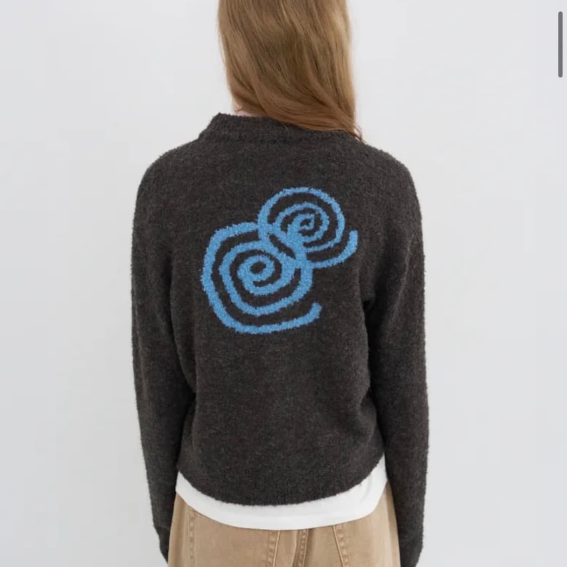 엔조블루스 부클 크롭 니트 집업 차콜 상품이미지4