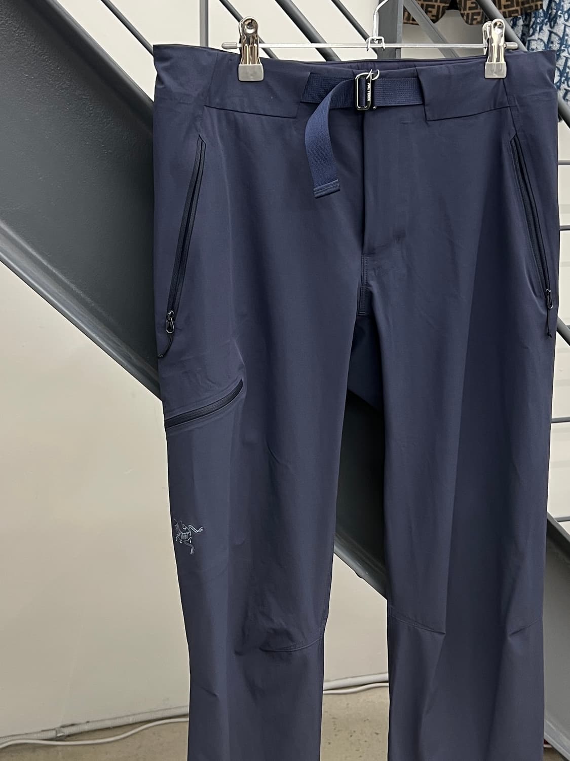 아크테릭스 25SS 블랙 사파이어 감마 팬츠 상품이미지2