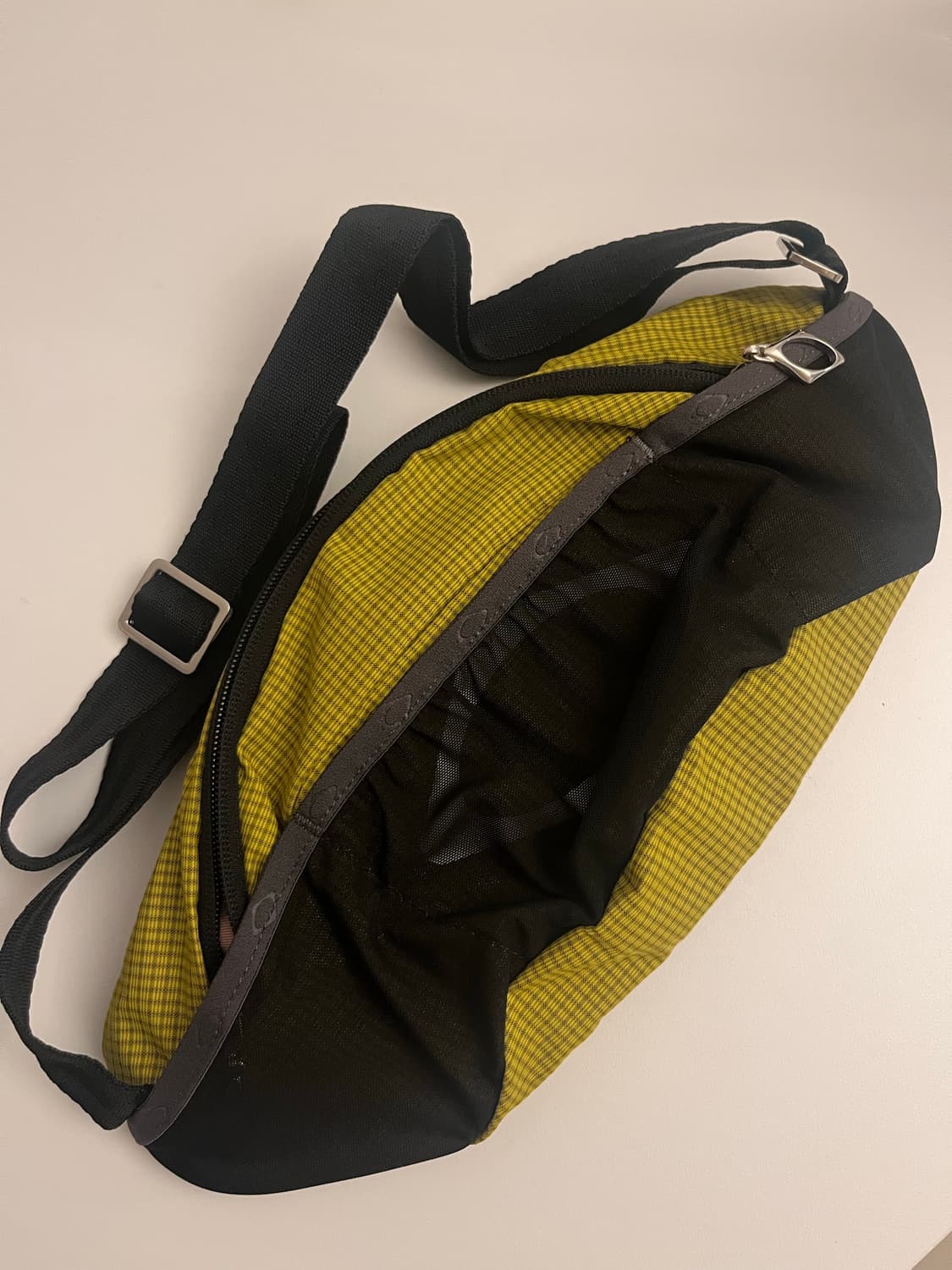 미스치프 MOUNTAIN BAGUETTE BAG 상품이미지2