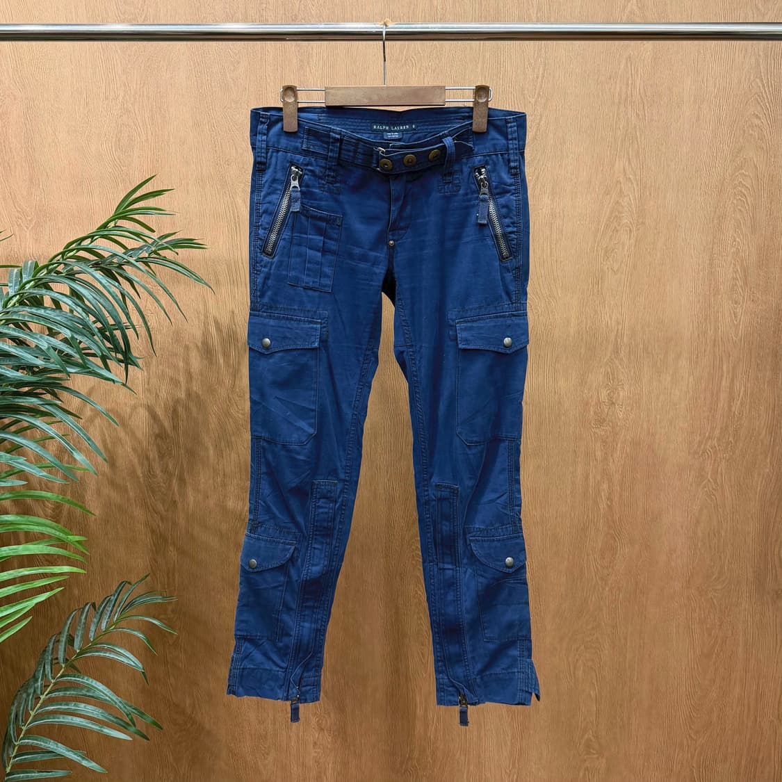 폴로 랄프로렌 카고 팬츠 멀티 포켓 지퍼 버튼 디테일 블루 상품이미지1